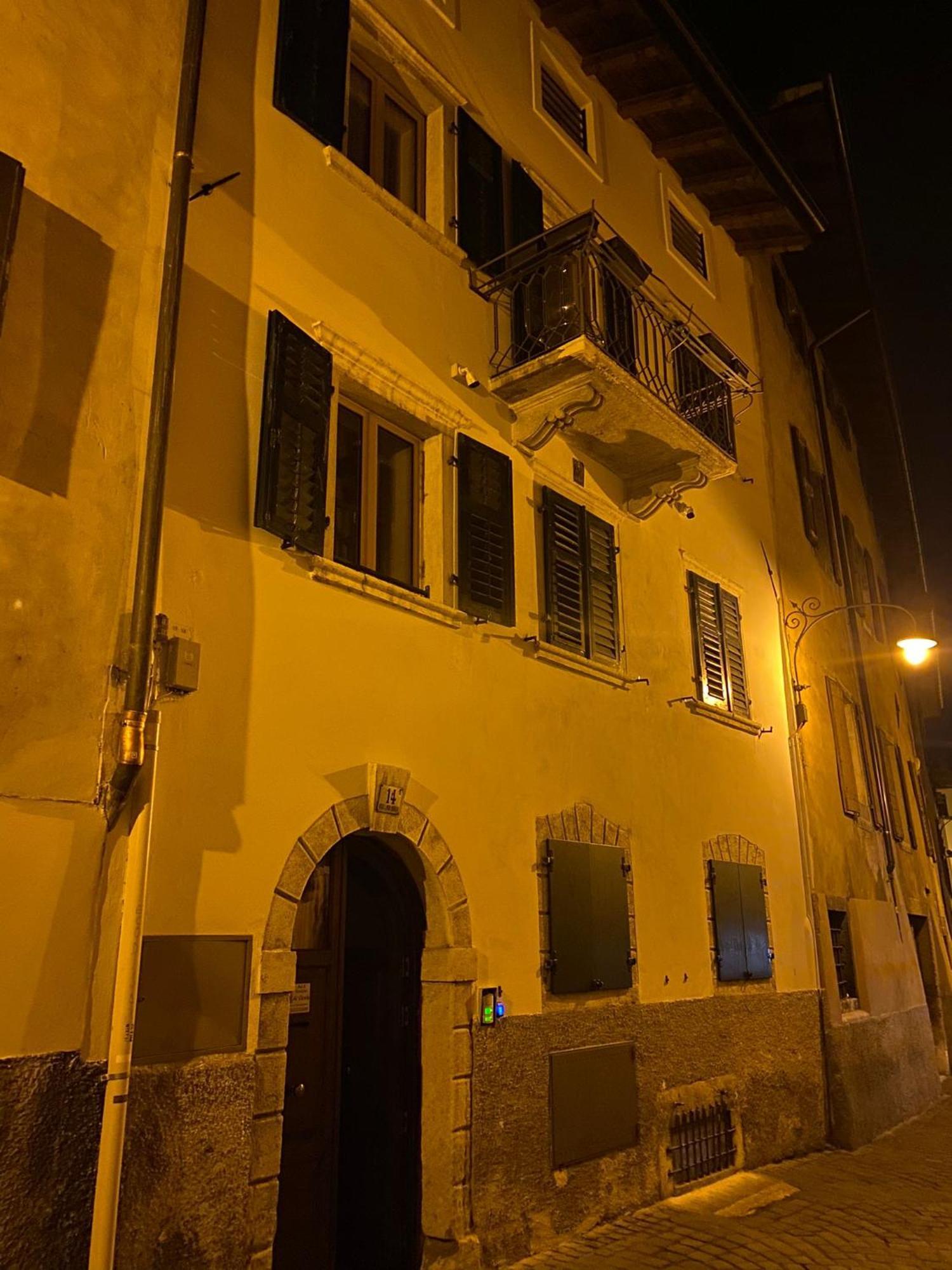 Al Vicolo Bed & Breakfast Trento Bagian luar foto