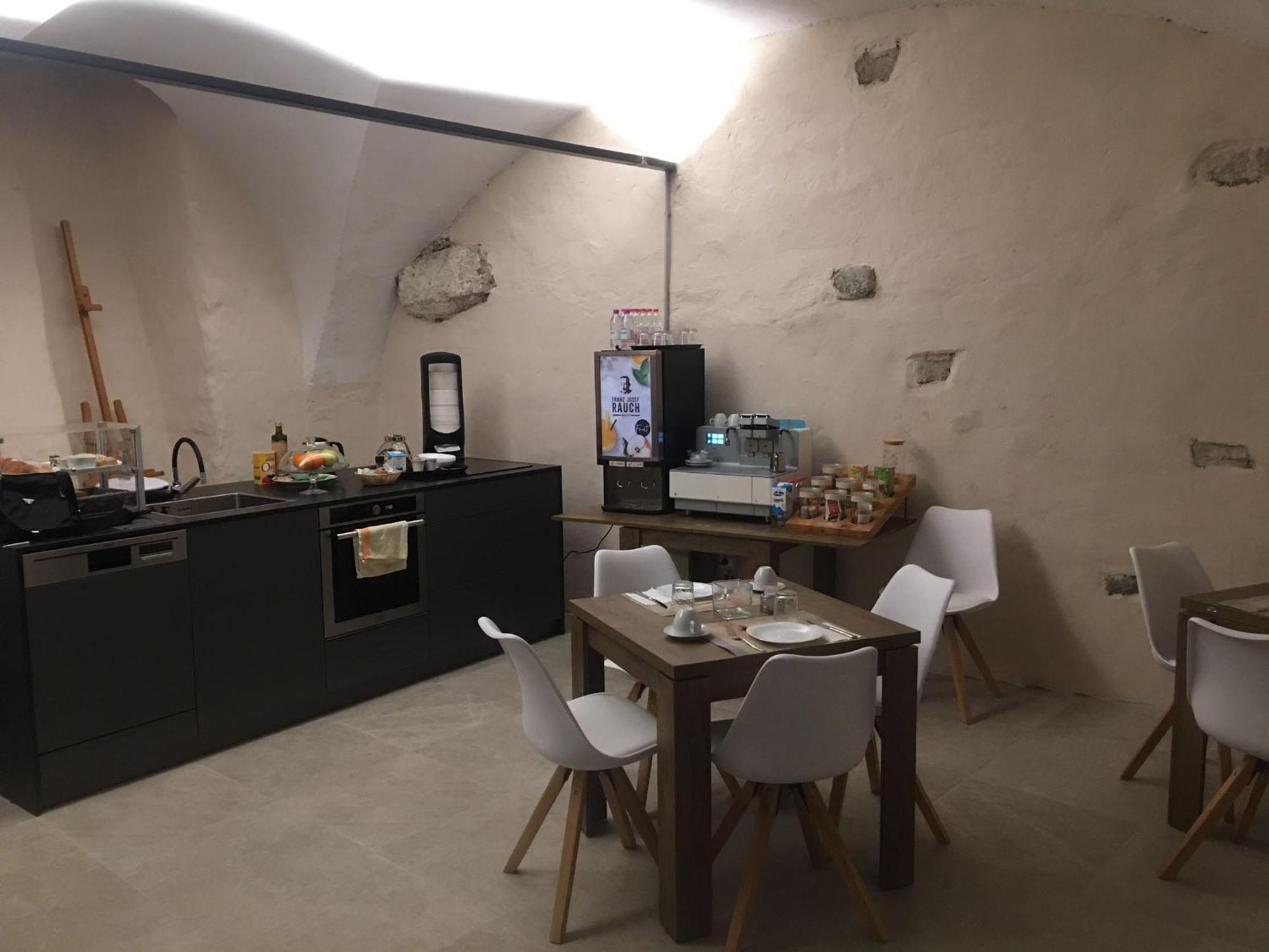 Al Vicolo Bed & Breakfast Trento Bagian luar foto